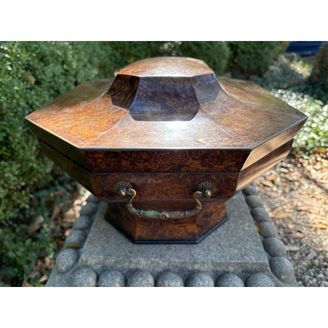 Traditional 19th Century English Georgian Burlwood Wig Box For Sale - Image 3 of 12