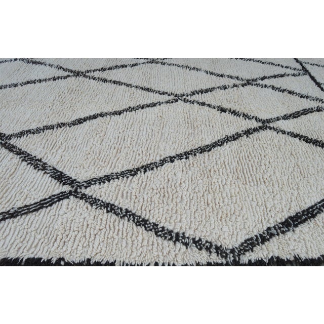 Late 20th Century Vintage Moroccan Rug - 10'7'' X 6'6'' For Sale In New York - Image 6 of 8