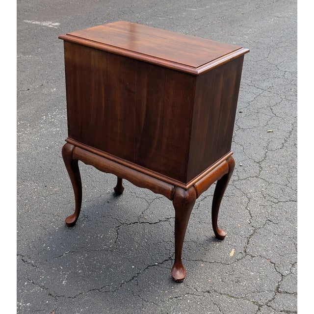 Late 20th Century Vinage Solid Cherry Queen Anne Style Silverware Chest For Sale - Image 5 of 12