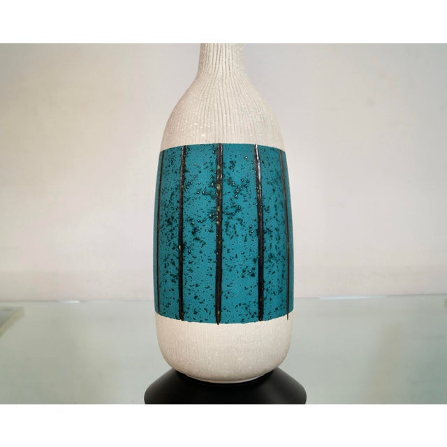 Teal 1960’s Mid-Century Modern Pottery Ceramic Table Lamp For Sale - Image 8 of 12