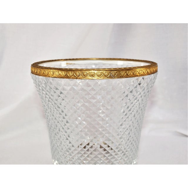 1960s French Ormolu Doré Bronze Cut Crystal Gilt Paw Feet Centerpiece Bowl For Sale - Image 4 of 7