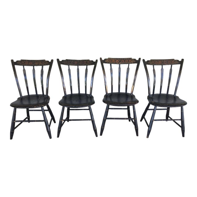 Antique Primitive Early 1800's Arrow Back Paint Decorated Side Chairs - Set of 4 For Sale