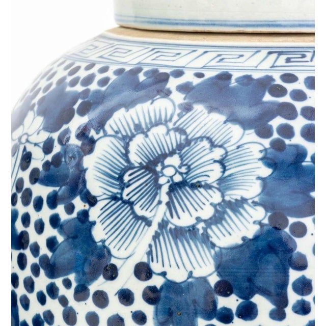 Chinese Blue & White Porcelain Ginger Jars, 2 For Sale In New York - Image 6 of 6