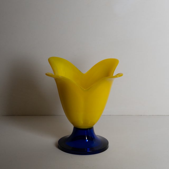 1980s Studio Nova Art Glass Lily Vase, Portugal For Sale - Image 5 of 6
