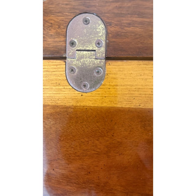 1990s Thomasville Folding Butler’s Tray Coffee Table With Gallery Sides & Crossbanded Veneer Top For Sale - Image 13 of 14