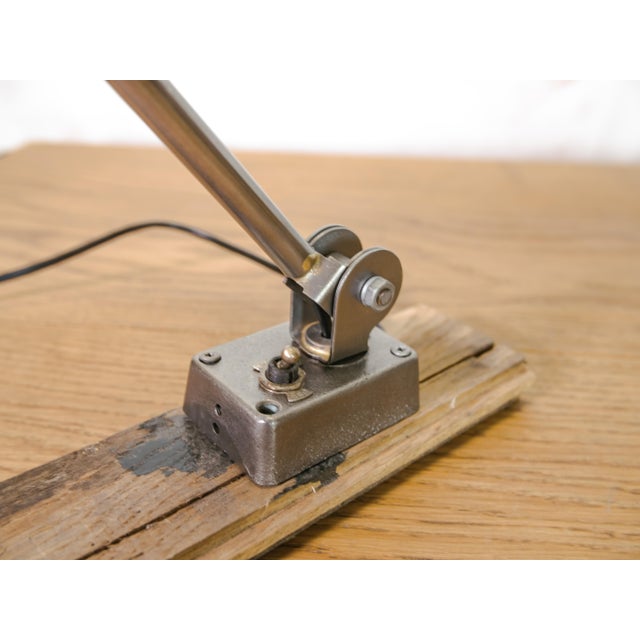 Industrial Polished 2-Arm Workshop Desk Light from EDL England, 1950s For Sale - Image 6 of 12