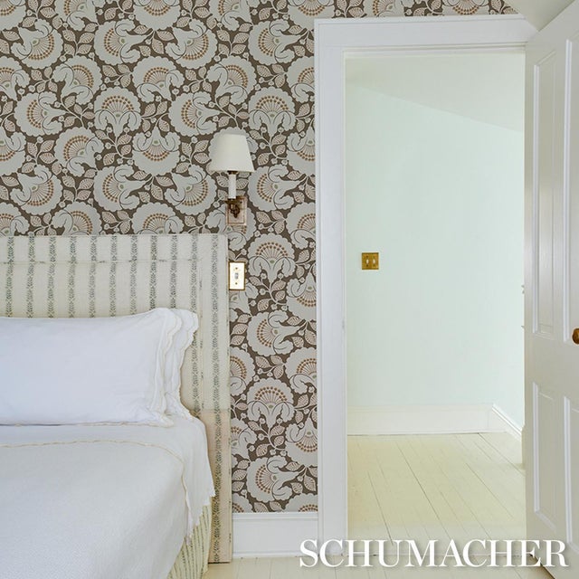 2020s Schumacher Jackie Wallcovering In Brown For Sale - Image 5 of 6