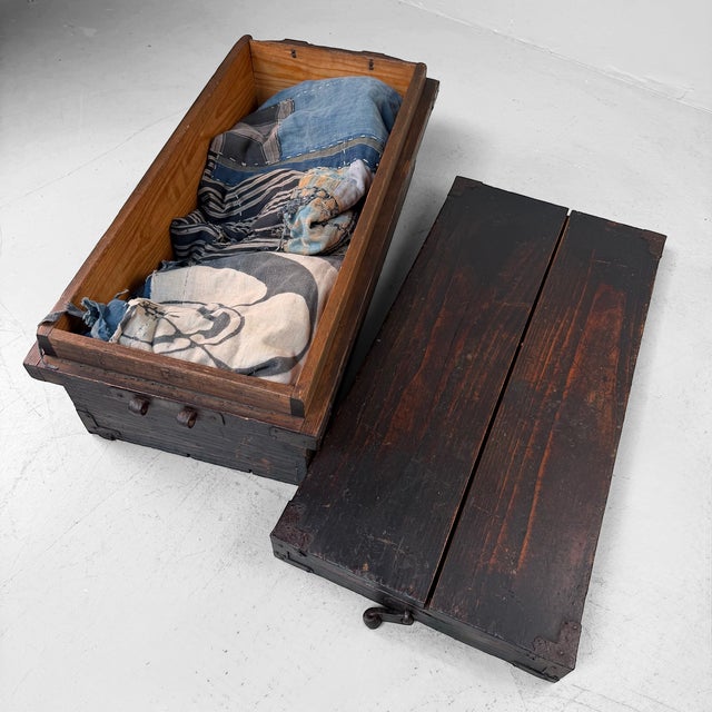 Antique Early Meiji Japanese Storage Chest with Lid and Wrought Iron For Sale - Image 6 of 14