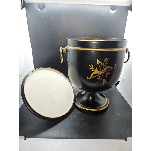 Vintage Mid-Century Neoclassical Italian Tole Black and Gold Lidded Urn Ice Bucket For Sale In Washington DC - Image 6 of 8