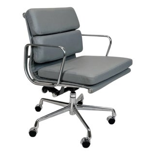 Herman Miller Eames Soft Pad Management Chair - Gray Leather For Sale