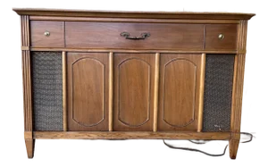 Vintage Mid Century Modern Magnavox Stereo Media Console. Circa 1960s