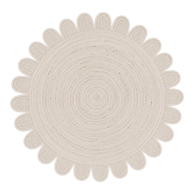 Solid White Scallop Round Jute Rug 6x6Ft. For Sale
