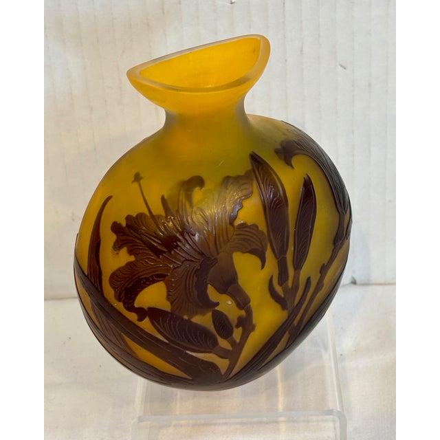 Beautiful cameo art glass by the famous artist. Outstanding color with foliage