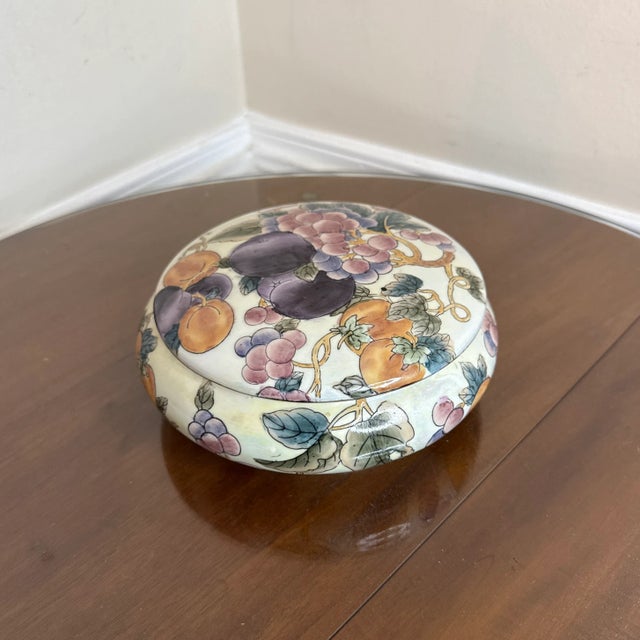 Japanese 1970s Vintage Hand Painted Japanese Style Painted Box For Sale - Image 3 of 7