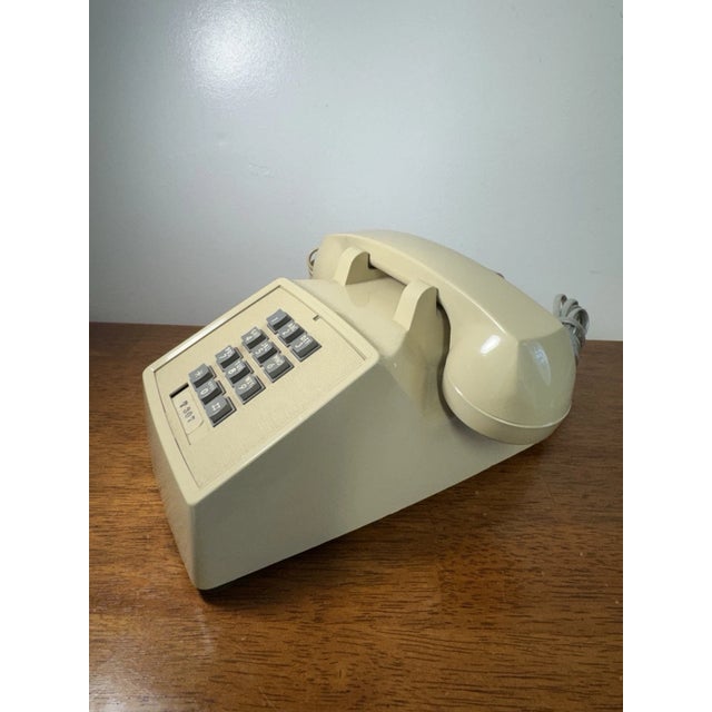 Art Deco 1970's Itt Beige Push Button Desk Telephone Retro Landline Phone For Sale - Image 3 of 8