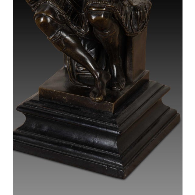 Brown Antique French Bronze Figure of the Seated Lorenzo De Medici, 1880 For Sale - Image 8 of 10