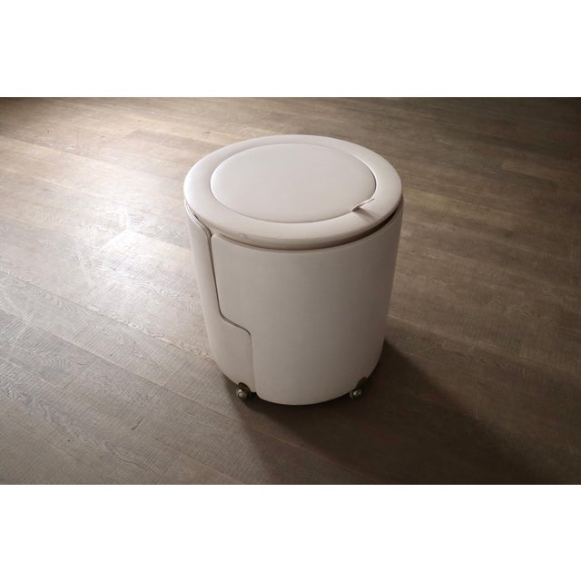 Mid-Century Modern Dilly Dally Vanity in White Leather by Luigi Massoni for Poltrona Frau, Italy, 1968, Set of 2 For Sale - Image 3 of 13