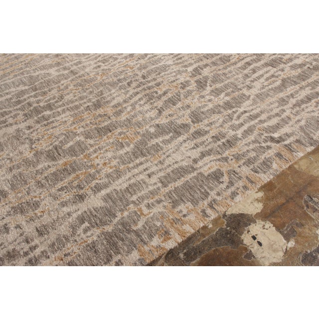 1980s Rug & Kilim’s Modern Rug in All Over Beige, Gray and White Abstract Pattern For Sale - Image 5 of 7