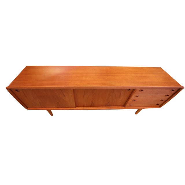 Long Sideboard in Teak with Drawers and Sliding Doors from H.P. Hansen, 1960s For Sale - Image 16 of 18