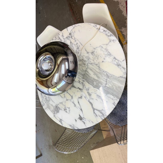 2000 - 2009 Mid-Century Marble and Fiberglass Tulip Dining Table by Eero Saarinen for Knoll International, 1960s For Sale - Image 5 of 7