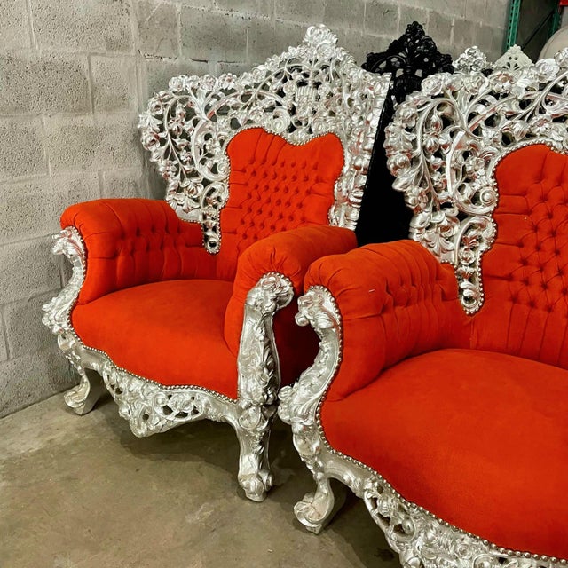 *The price is for a set of 2 chairs* This exceptional Rococo-style throne chair is a bold expression of elegance,...