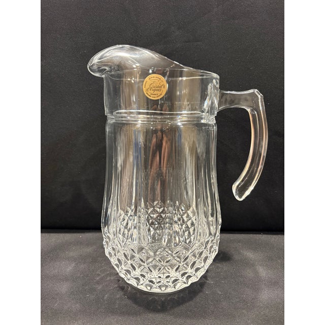 This French 24% lead crystal beverage set raises the elegance quotient to 100% for your next dinner soirée.