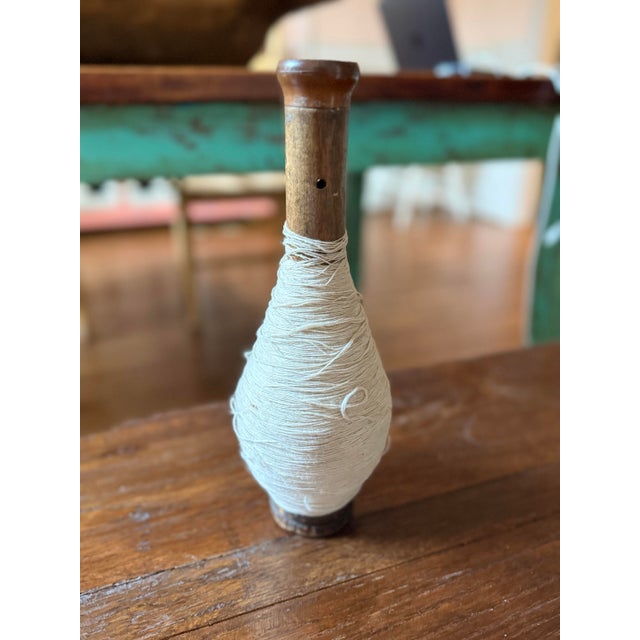 Set of 12 Vintage Knoxville Sock Factory Wooden Textile Bobbins With Original Cotton Thread For Sale In Atlanta - Image 6 of 7