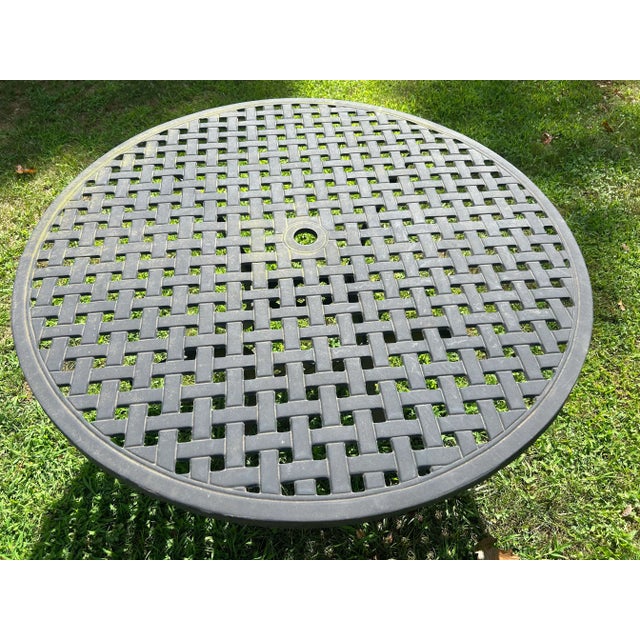 Hanamint Cast Aluminum Patio Table & 4 Swivel Chairs with Umbrella Stand For Sale - Image 4 of 8