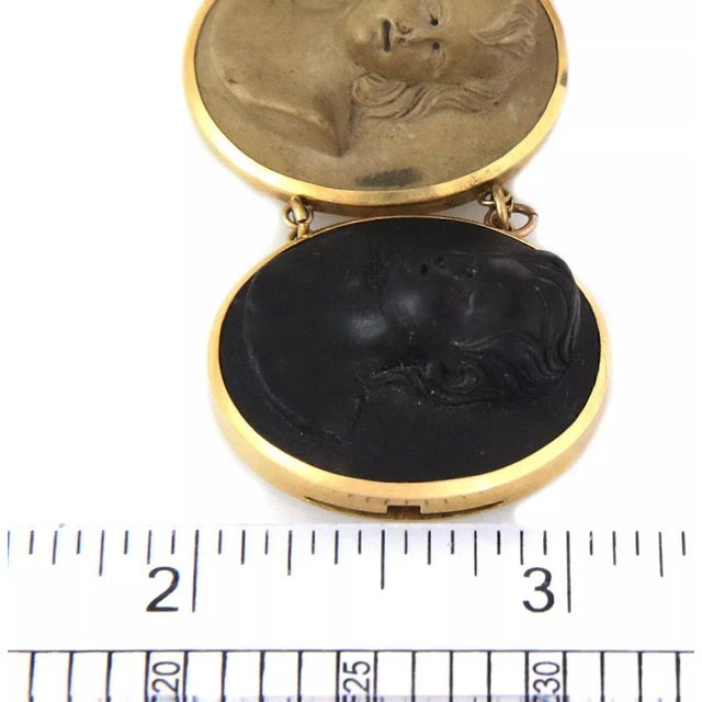 Volcanic Lava 18k Yellow Gold Rock Women Cameo Bracelet For Sale In Miami - Image 6 of 6