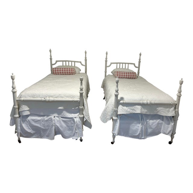 1900s Set of 2 Vintage Painted Iron Beds For Sale