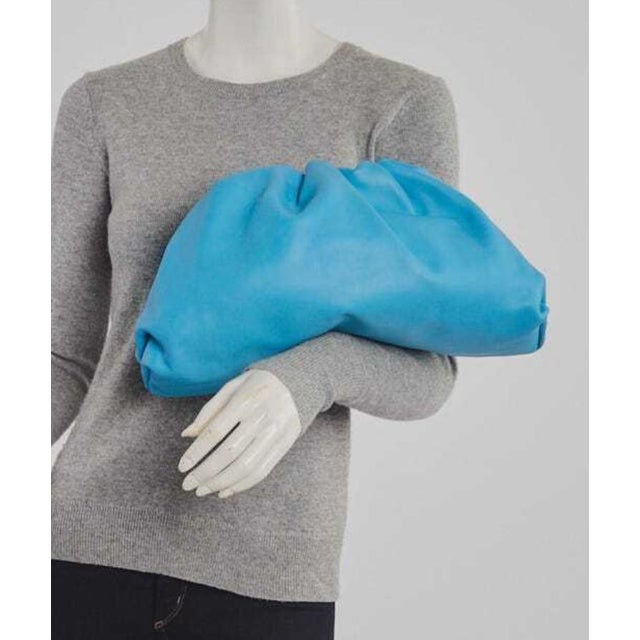 2019 Bottega Veneta Pouch Oversized Large Turquoise Blue Calfskin Leather For Sale - Image 9 of 16