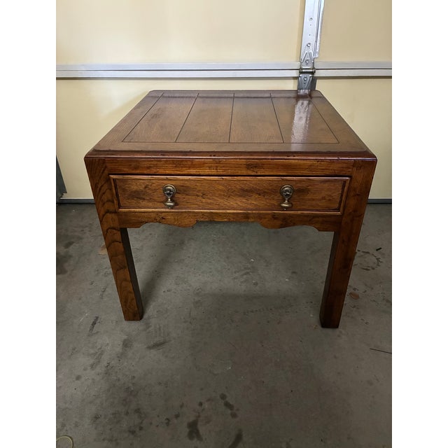 Nice set of walnut Henredon nightstands. Traditional design with 1 pullout drawer. (One photo shows the two tables stacked)