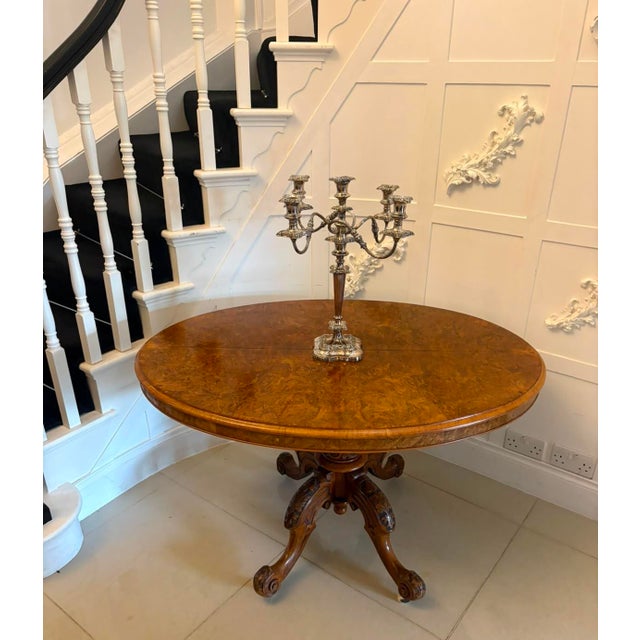 Antique Victorian Six-Seater Oval Tilt-Top Centre Dining Table in Burr Walnut, 1860 For Sale - Image 3 of 17