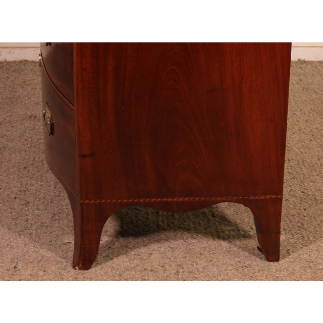 Wood Bombé Chest of Drawers in Mahogany, 1800s For Sale - Image 7 of 14