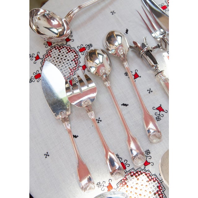 French Louis XV Coquille Cutlery Set for 12 in Silver-Plated Metal by Felix Frères, 1950s, Set of 186 For Sale - Image 12 of 18