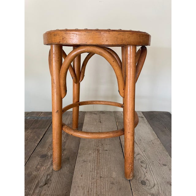 Antique Art Nouveau Cafe Stool, 1890s, in Good conditions. Designed 1890 to 1919