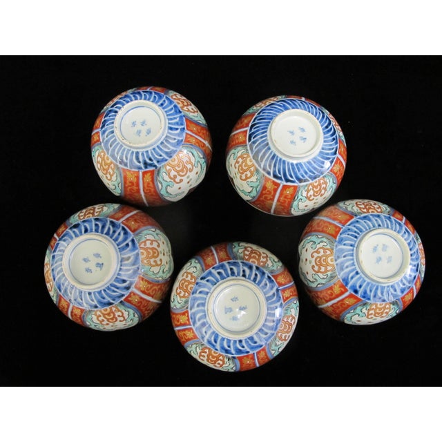 Japanese Imari Porcelain Covered Rice or Soup Bowl With Lid Set of 5 For Sale - Image 14 of 18