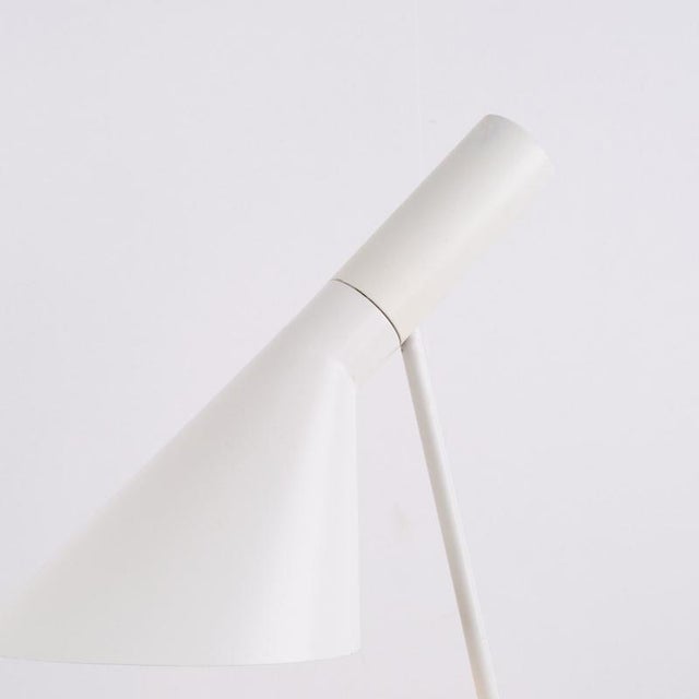 Louis Poulsen White AJ Table Lamp by Louis Poulsen for Arne Jacobsen, 1957 For Sale - Image 4 of 11