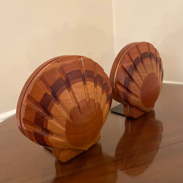 Beautiful pair of midcentury modern style seashell book ends, great style and look to them! Didn’t see any marker mark!