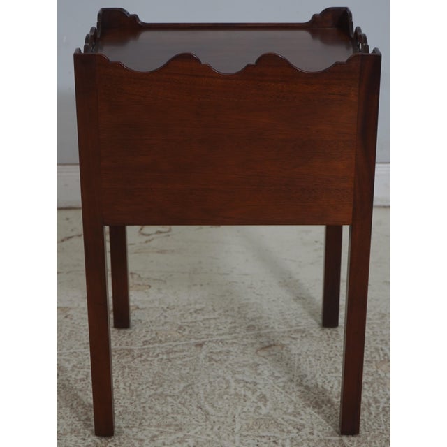 Stickley Colonial Williamsburg Chippendale Mahogany Bedside Nightstand For Sale - Image 16 of 17