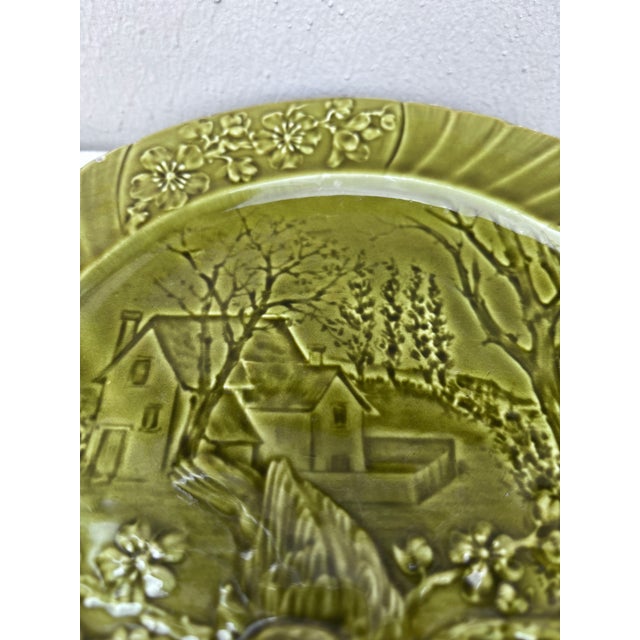 De Sarreguemines 19th Century Green Majolica Bird Plate Sarreguemines For Sale - Image 4 of 5