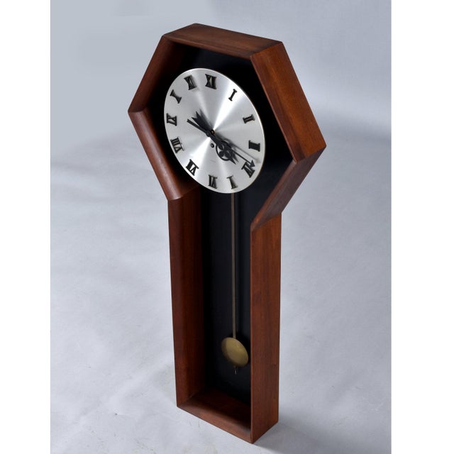 Arthur Umanoff for Howard Miller Model 557 Serviced Meridian Wall Clock For Sale - Image 10 of 13