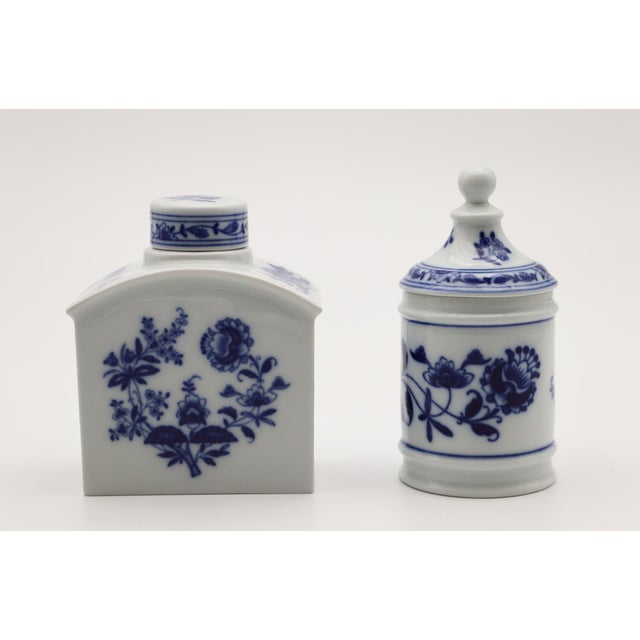 Chinoiserie Tea Caddy and Covered Pot Blue & White Floral Pattern,Vista Alegre, Portugal, 1990s For Sale - Image 3 of 7