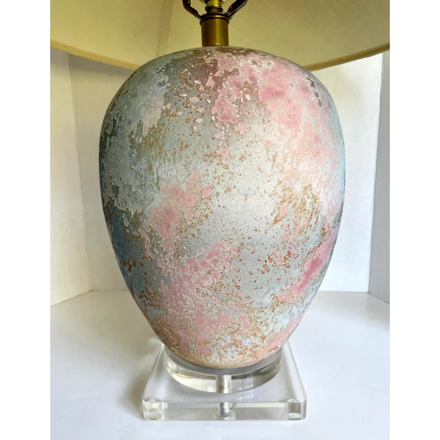Contemporary 1980s Postmodern Metal and Lucite Pink Blue Table Lamp For Sale - Image 3 of 13