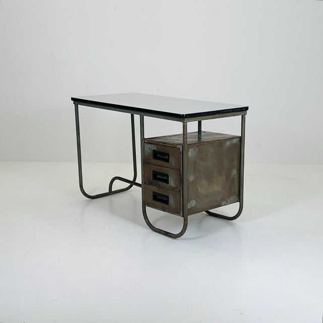 Bauhaus Industrial Bauhaus Tubular Steel Desk from Vichr & Co., 1930s For Sale - Image 3 of 11