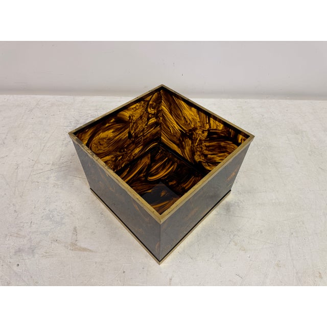 Tortoiseshell Effect Acrylic Glass and Brass Planter, 1970s For Sale - Image 10 of 12