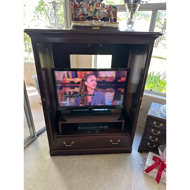 Ethan Allen 1990s Ethan Allen Media/Tv Console For Sale - Image 4 of 6