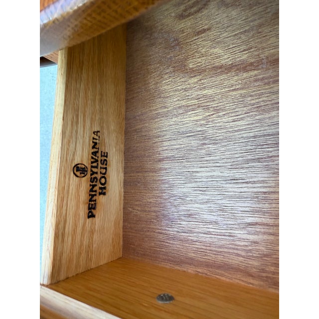 1970s Vintage Pennsylvania House Solid Oak Drop Leaf Side Table With Drawer For Sale - Image 5 of 7