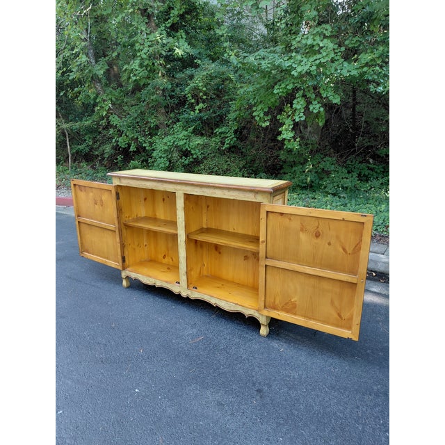 Late 20th Century Hand-Painted French Provincial Botanical Sideboard Cabinet For Sale In Atlanta - Image 6 of 6