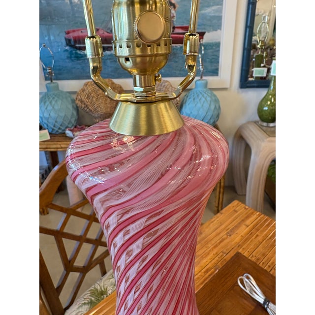 Vintage Pair Dino Martens Murano Pink Swirl Glass & Brass Table Lamps Restored For Sale - Image 11 of 12